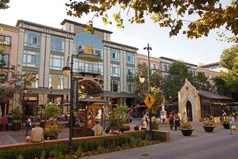 SANTANA ROW 